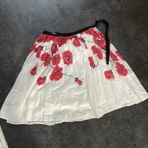 Beautiful red flowers, skirt, size 4